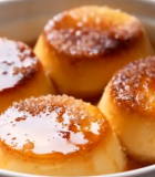 白色容器中的焦糖布丁9465#横屏 