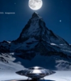  雪山夜月旁的场景3797#竖屏 	 