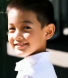  小男孩特写微笑画面3675#竖屏 	 
