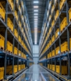  现代化仓库内货架与货物5366#竖屏 	 