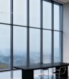  现代办公室内桌椅与落地窗景观(1)2734#竖屏 	 