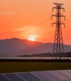  夕阳下的太阳能光伏电站景观377#竖屏 	 