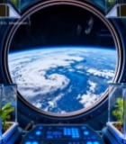  太空舱内俯瞰地球素材2987#竖屏 	 