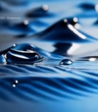  水滴落下形成水波特写2671#竖屏 	 