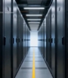  数据中心服务器机房内部526#竖屏 	 