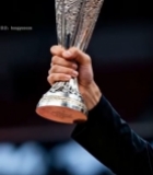  手捧精美奖杯特写2431#竖屏 	 