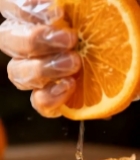  手挤橙子果汁流出画面3812#竖屏 	 