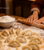  室内人物擀面皮包饺子场景1475#竖屏 	 