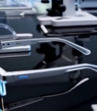  实验室中的智能眼镜素材3912#竖屏 	 