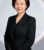  身着西装女性正面站立2458#竖屏 	 