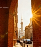  上海街道透过拱门看东方明珠3425#竖屏 	 