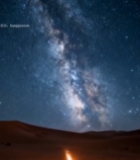  沙漠中篝火与星空素材6671#竖屏 	 