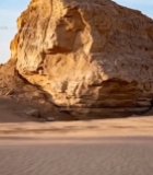  沙漠中的雅丹地貌岩石2978#竖屏 	 