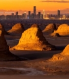  沙漠雅丹地貌与城市天际线4491#竖屏 	 