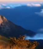  三人登山观云海日落景象314#竖屏 	 