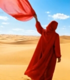  女子在沙漠中挥舞红丝巾2501#竖屏 	 