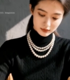  女子室内桌前持笔书写1806#竖屏 	 