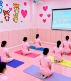  女性在粉色房间内集体跪坐学习3157#竖屏 	 