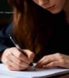  女孩手持钢笔书写画面1255#竖屏 	 