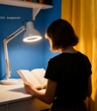  女孩台灯下阅读场景1983#竖屏 	 