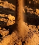  农民双手捧撒土壤素材3408#竖屏 	 