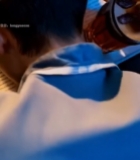  男子苦恼地趴在学习资料上1161#竖屏 	 