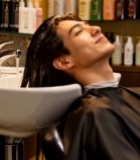  男士在理发店洗头场景3505#竖屏 	 