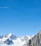  男性户外攀岩者攀爬陡峭岩壁253#竖屏 	 