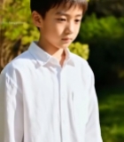  男孩户外白衬衫特写4217#竖屏 	 