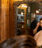  男人在理发店理发场景746#竖屏 	 