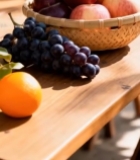  木桌竹篮中摆放的新鲜水果6946#竖屏 	 