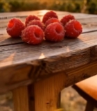  木桌上的树莓特写(1)4165#竖屏 	 