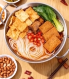  木桌盛放的特色米粉食材2213#竖屏 	 