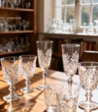  木桌摆放精美玻璃酒杯6301#竖屏 	 