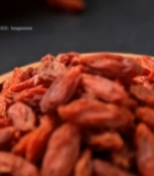  木盘装干枸杞特写2245#竖屏 	 