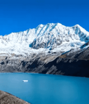 山下的蓝色湖泊景观2322#横屏 