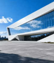 代建筑前的城市风光2699#横屏 