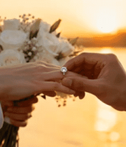 夕阳下新人戴戒指瞬间174#横屏 