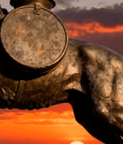 夕阳下的狮子雕塑特写1933#横屏 