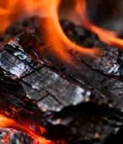  燃烧中的炭火特写(1)287#横屏 	 -