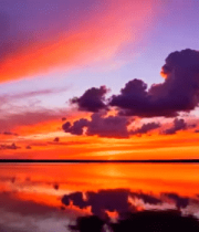 水面上绚丽的日落景象1563#横屏 