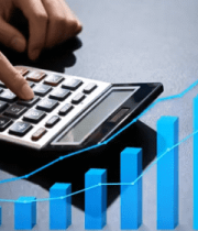 手按计算器旁柱状图表2210#横屏 