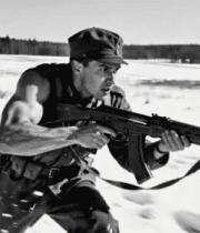 士兵雪地持枪奔跑画面95#横屏 