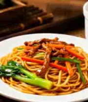  牛肉炒面配汤美食画面1134#横屏 	 