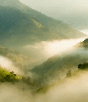 山间云雾缭绕的自然风光614#横屏 