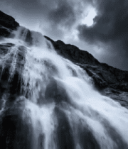 山间瀑布乌云下自然景观2924#横屏 