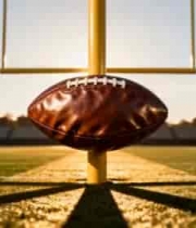  美式足球场地上的橄榄球628#横屏 	 