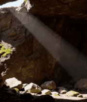 山洞内阳光穿透洞口景象2532#横屏 