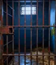  老旧监狱牢房内部场景1787#横屏 	 - 