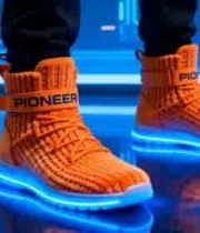  科技感橙色发光运动鞋展示18#横屏 	 